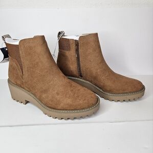 Universal Thread Taci Boots Size 9